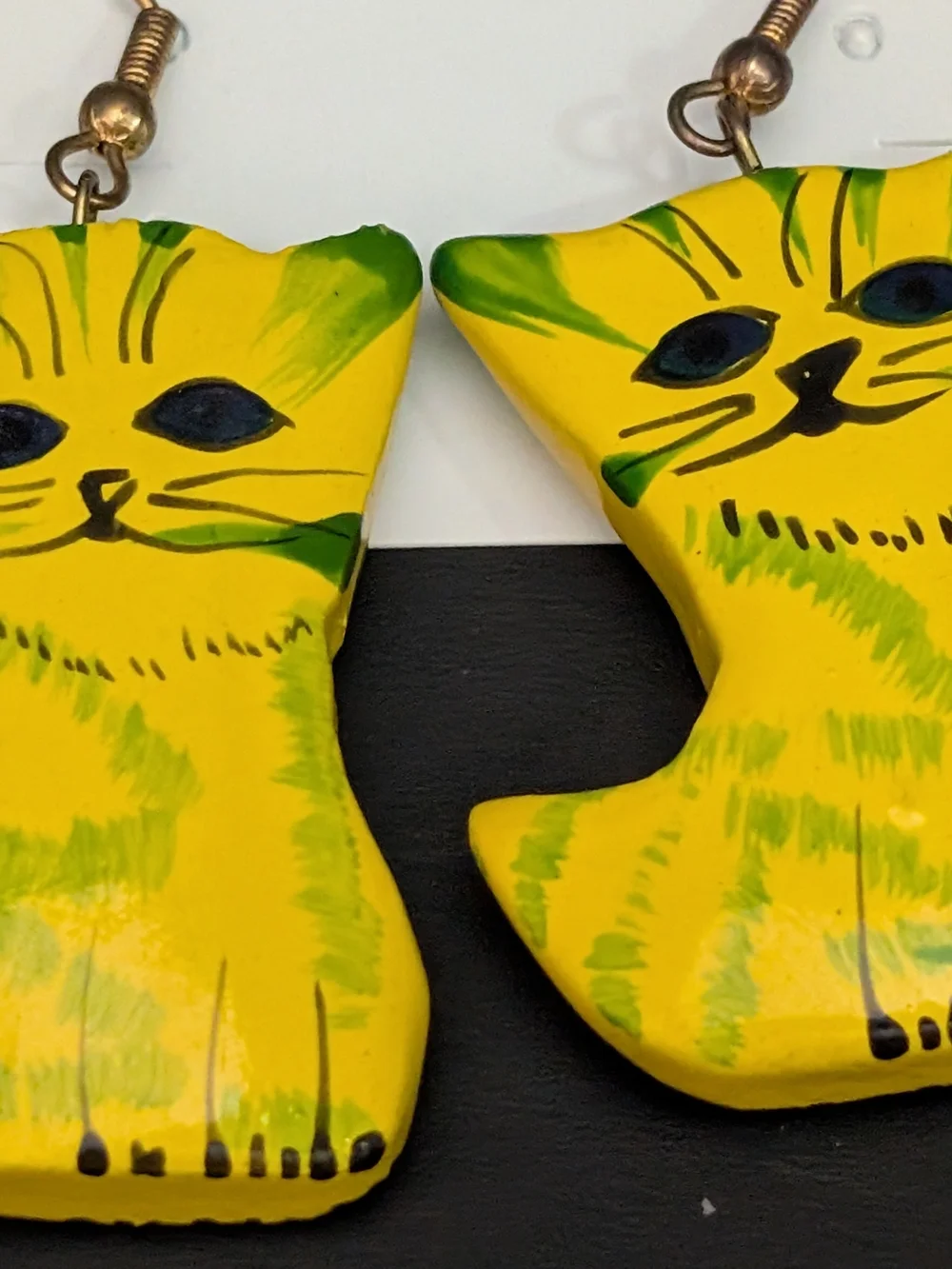Vintage Hand painted Yellow Wooden Cat Dangle Earrings 42026-D3